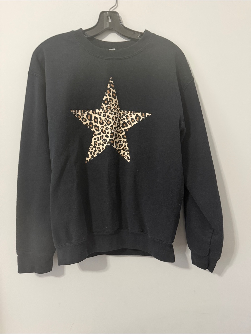 Black Gildan Women's Star Leopard Print Sweatshirt-Size Medium